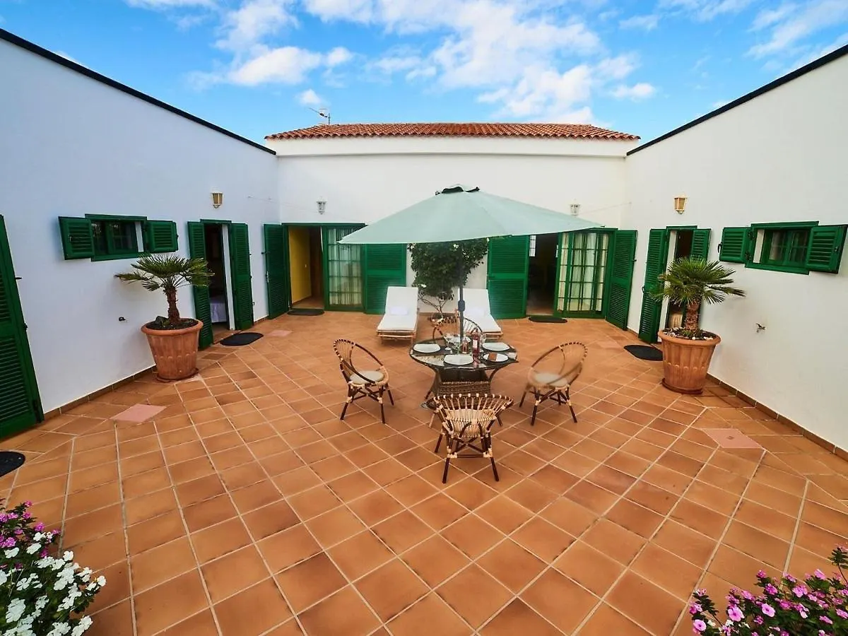 Belvilla By Oyo La Maison D Andres La Oliva 0*,